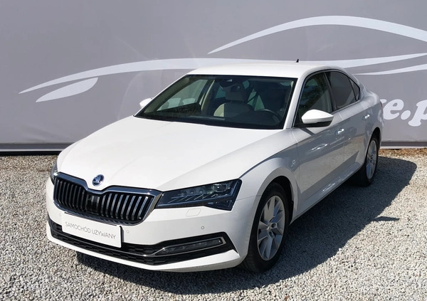 Skoda Superb cena 116999 przebieg: 64996, rok produkcji 2019 z Bytów małe 436